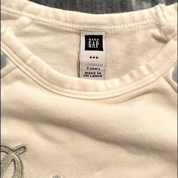 🎀 Baby Gap bundle! Beanie, shirt and socks! 🎀 - Picture 5 of 6